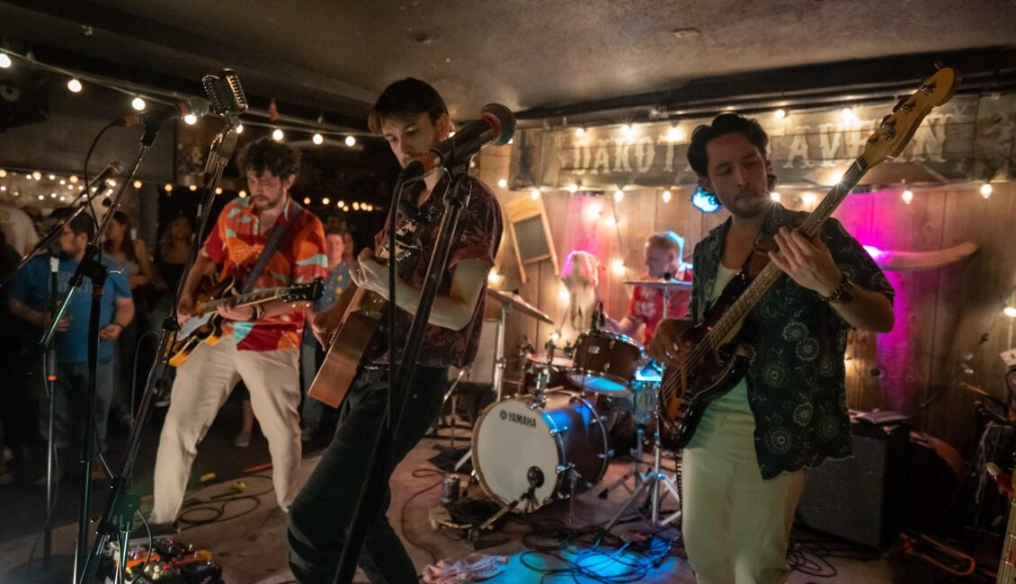Live Music //Blumarelo,Taylor Simpson & the Wishful Feeling,Roland Campbell Live Music //Blumarelo,Taylor Simpson & the Wishful Feeling,Roland Campbell